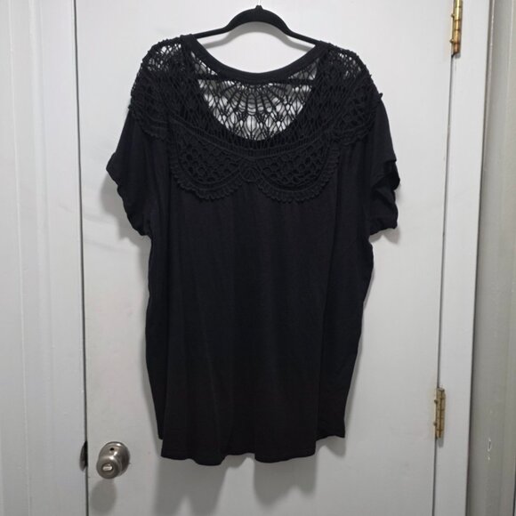 Worn Once Torrid Size 4 Crochet Back Tee - Picture 4 of 6